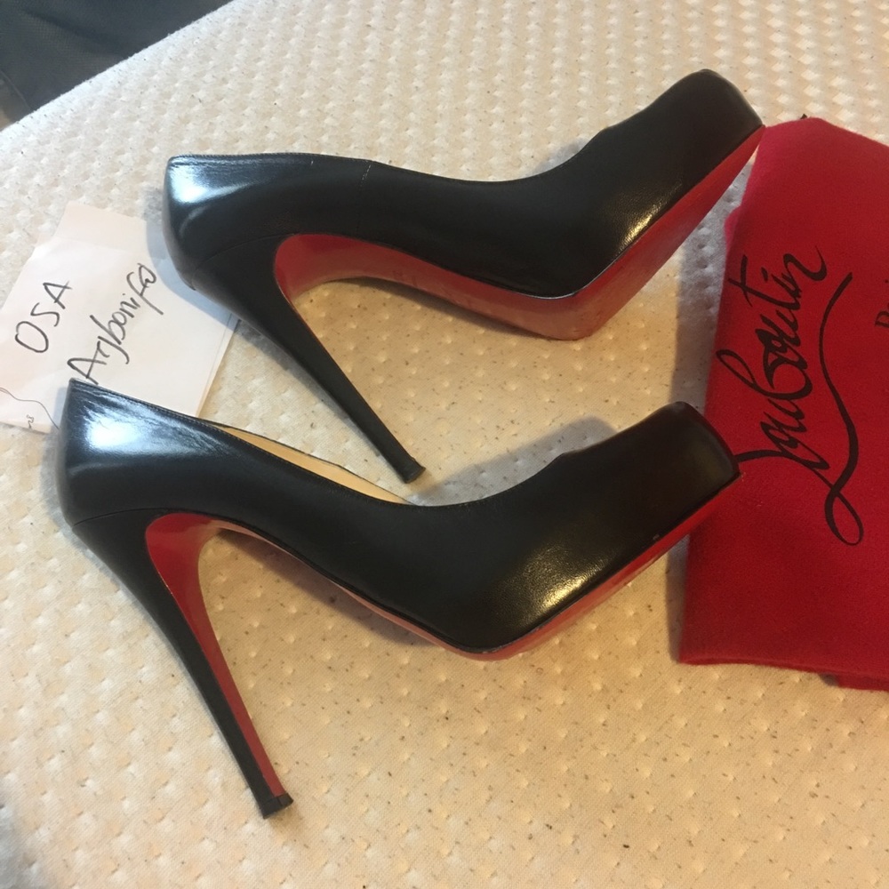 Christian Louboutin Rolando 39.5 fit 8 snug on 8.5